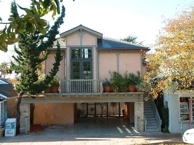 Luxury beach retreat in Capitola Village - Image 1