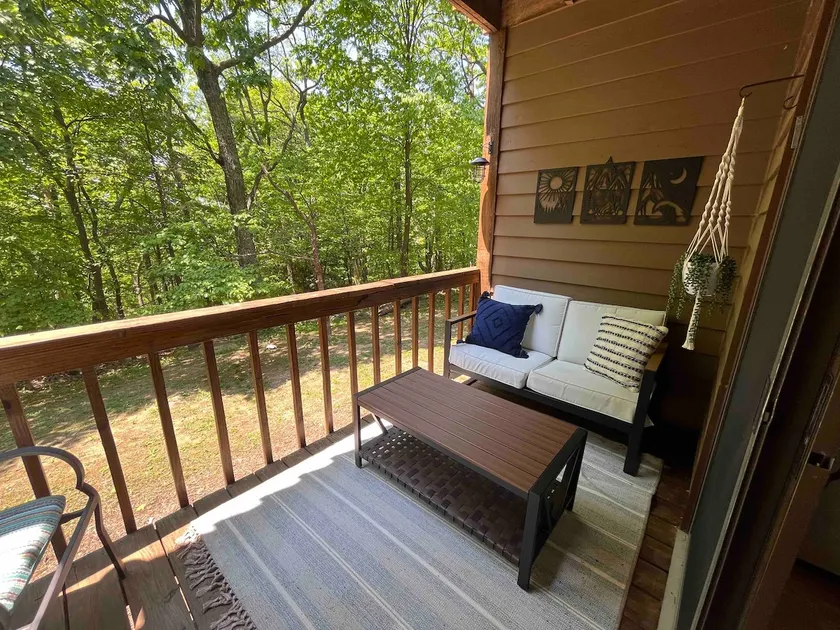 Wintergreen 1bed Condo, Walk to slopes, close to Hiking, Breweries, Wineries - Image 1