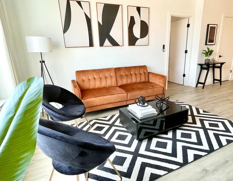 Stylish King 1BR Near MetLife & NYC - Image 1