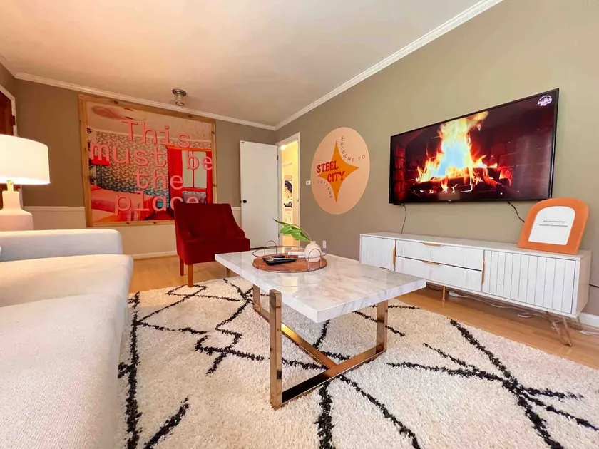 Steel City Cottage: 6 BR ~ Loaded Game Room & BBQ - Image 1