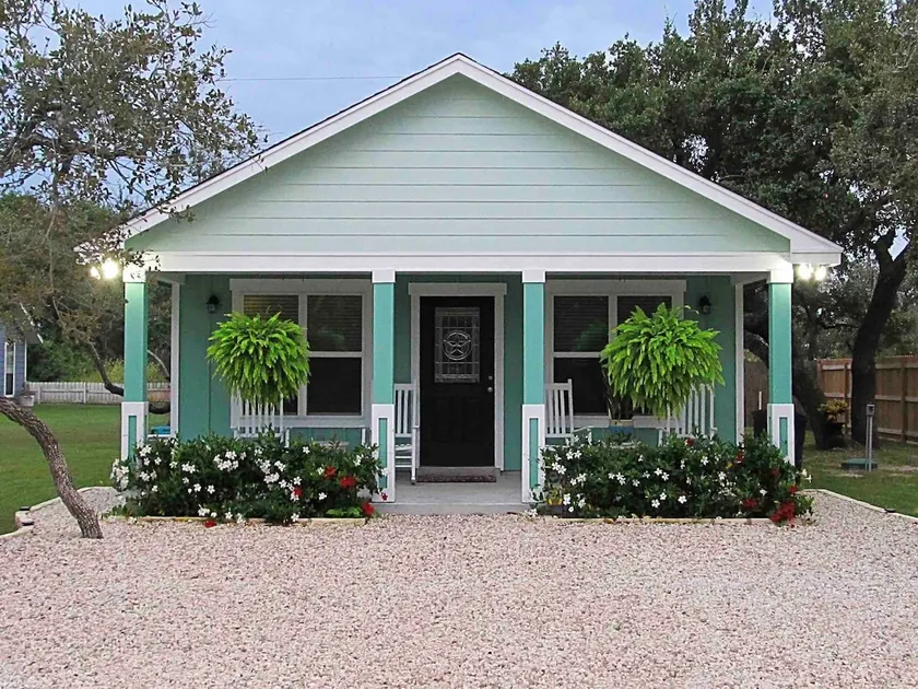 The Craft Coastal Cottage - Image 1