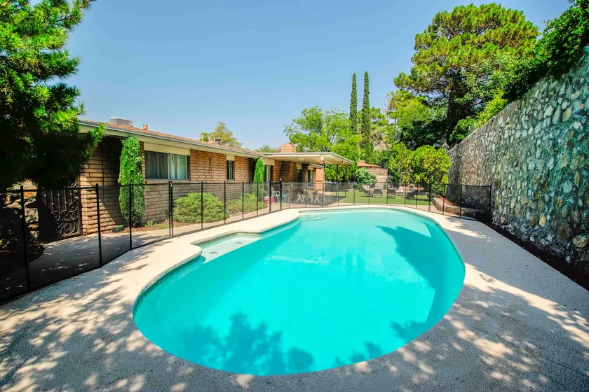 Spacious Getaway w/ Heated Pool on Westside - Image 1