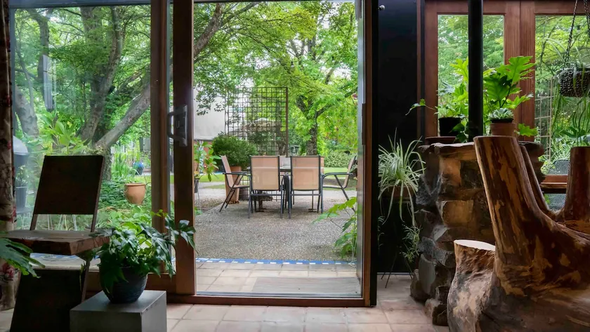 Spacious Garden House near Bright | Snowfields | logfire | hottub | pool - Image 1