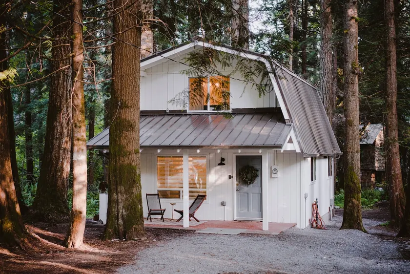 Mt. Rainier Getaway - Image 1