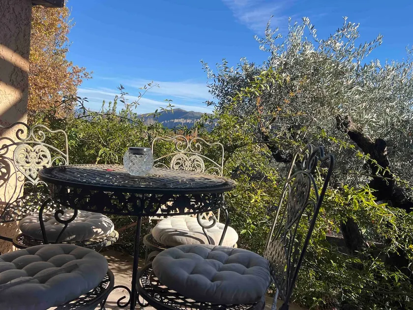 Stopover in Provence - Image 1