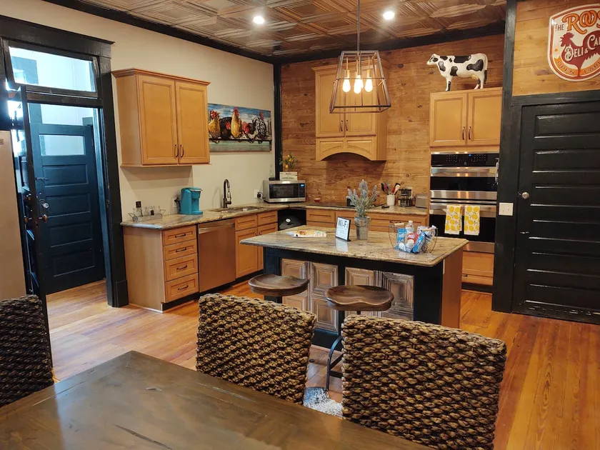 Entertainment District Loft - Image 1