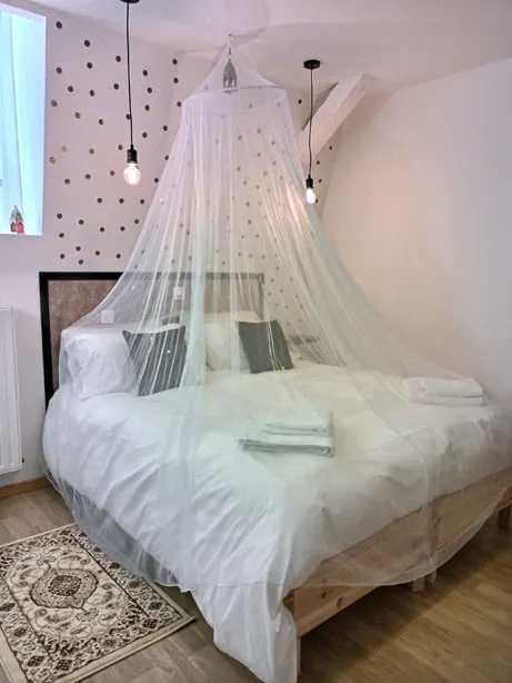 Arabian Nights Suite with spa bath - Image 1