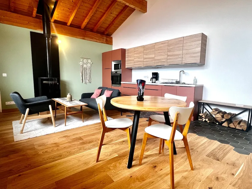 Superb new apartment in a mountain village - Image 1