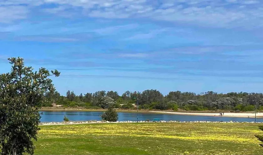 Driftwood Townhouse - Waterfront-Central Location - Image 1