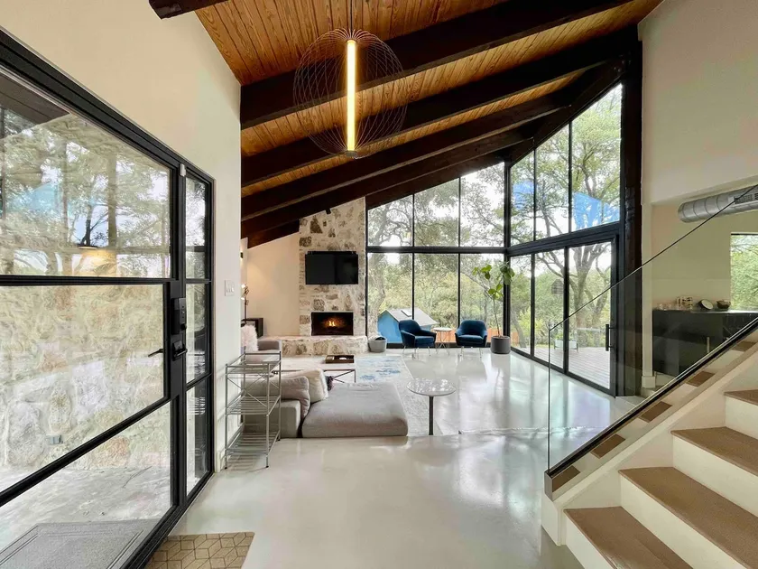 Luxury 6BR: Ping Pong, Foosball, 7 min to Downtown - Image 1