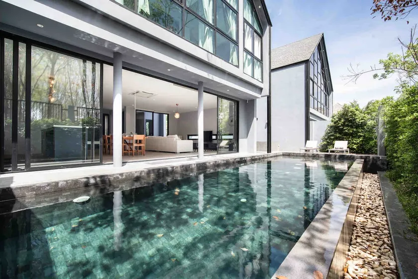 Brand new modern industrial style 470 sqm luxury pool villa - Image 1