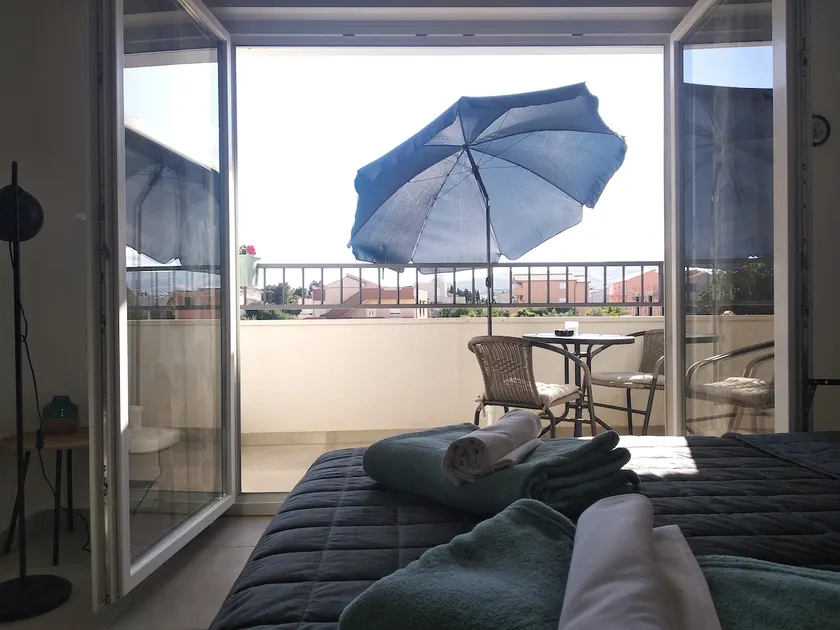 OLIVA - Tiny Studio for a Big Vacation - Image 1