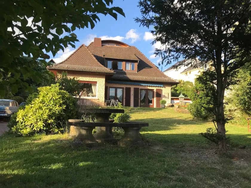 Villa apartment with fireplace and garden - Image 1