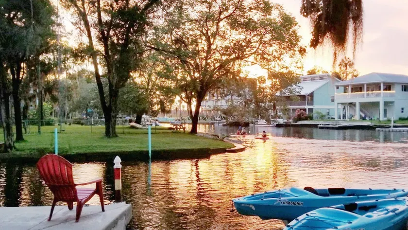 Bigfoot Bungalow -Enjoy being directly on clear waters of the Weeki Wachee River - Image 1