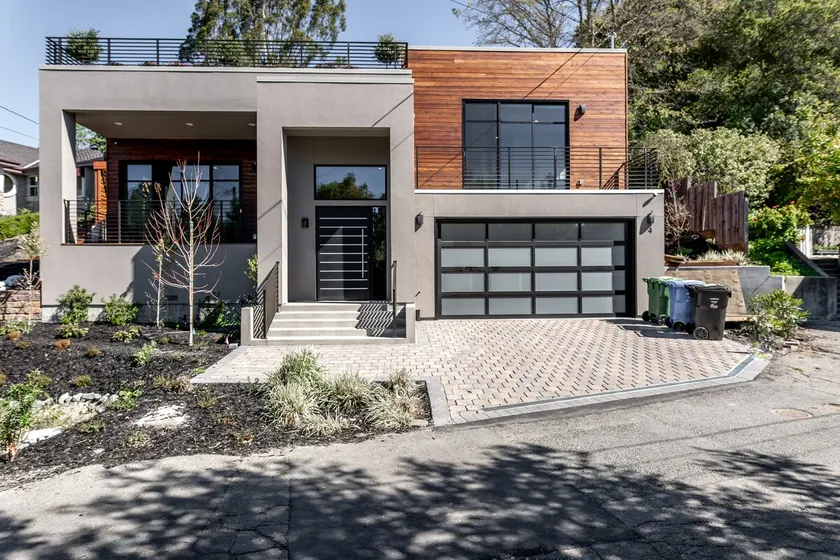 ULTRA LUXE Lafayette Modern House Brand NEW - Image 1