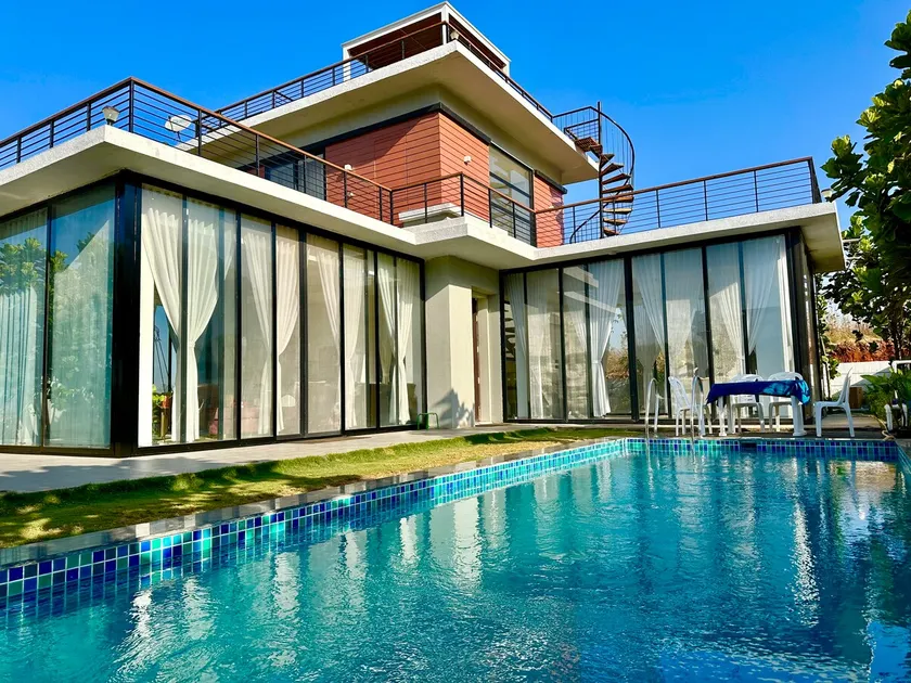 Luxury 4 BHK villa - Mountain & 20+ waterfall view - Image 1