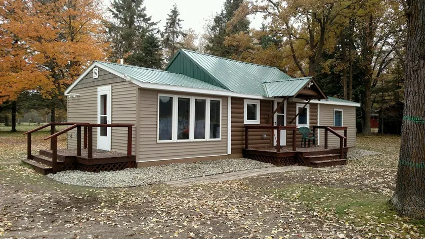 Lake Cabin - Image 1