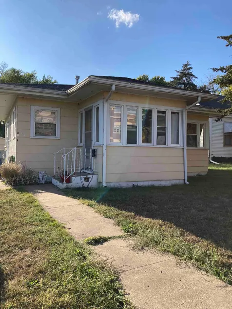 Country cabin downtown - Image 1
