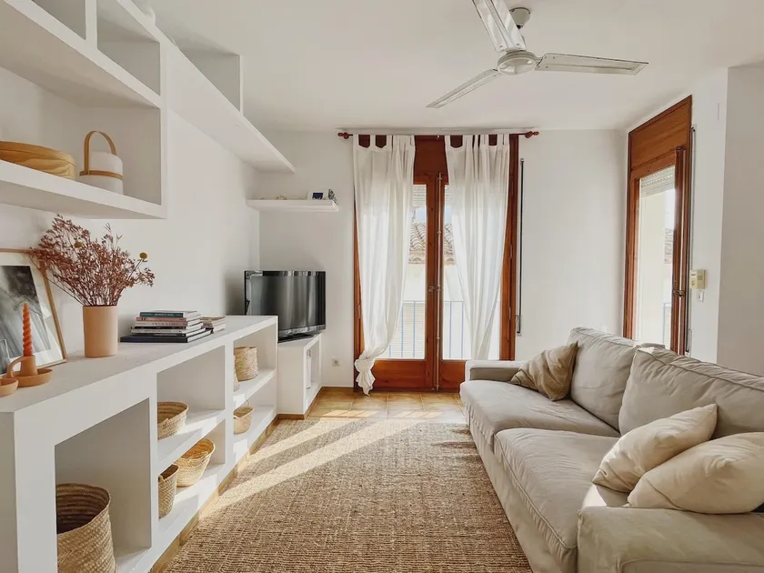 Spacious and bright apartment one minute from the sea - Image 1
