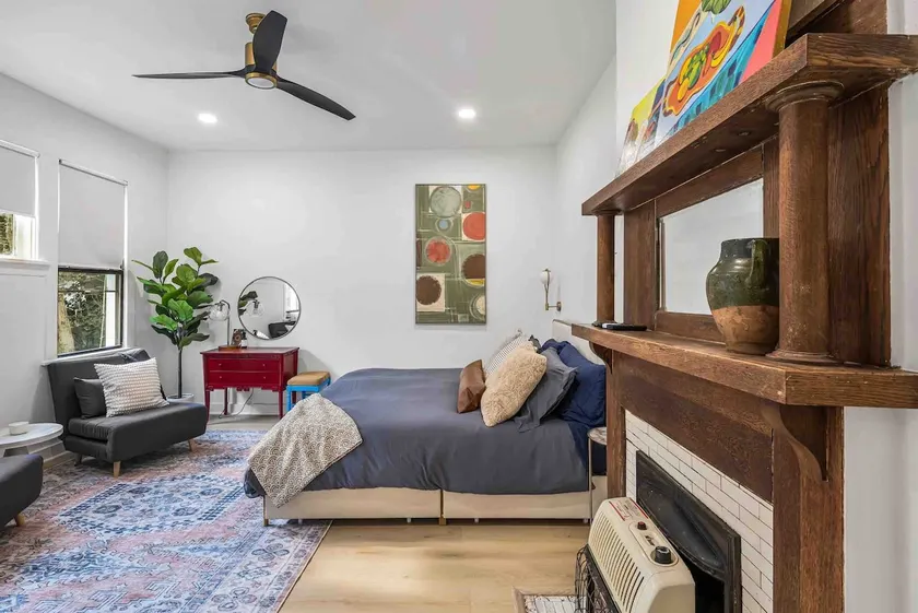 Remodeled Spanish Town Courtyard Condo | King Bed - Image 1
