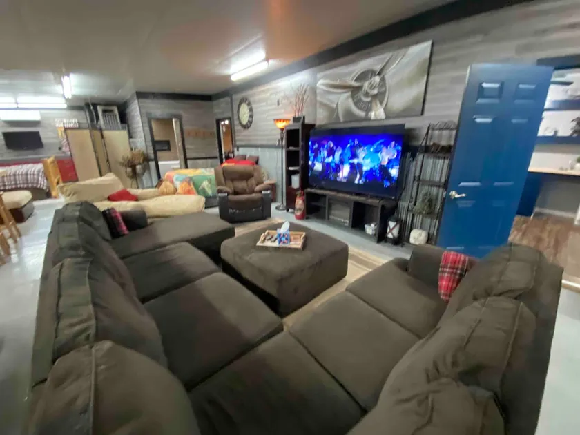 The Hangar-1/2 House 1/2 ManCave - Image 1