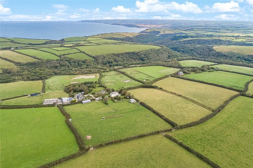 Farmhouse with Sea Views - walk to the beach! - Image 1