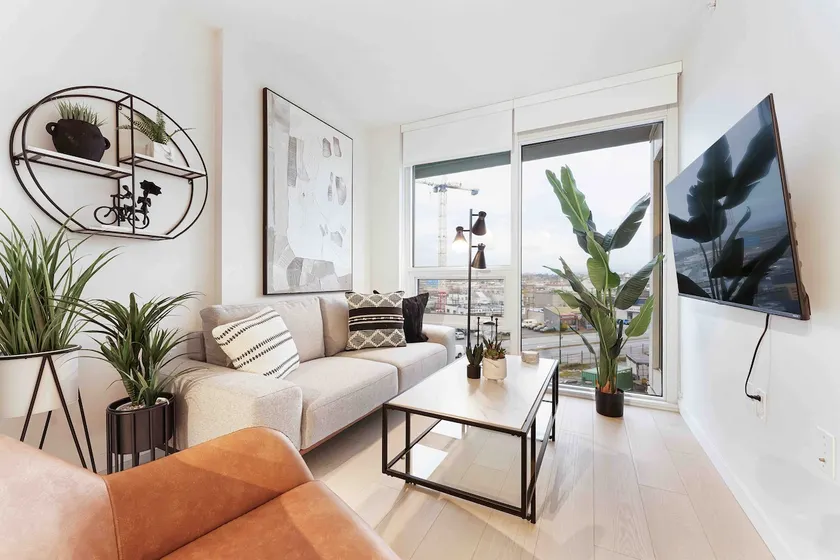 Stylish & Modern 2beds A/C & Parking - Image 1