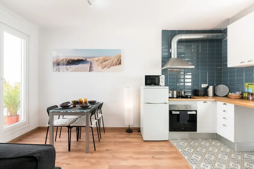 Sunny Penthouse w/Terrace • Camp Nou • Fira BCN - Image 1