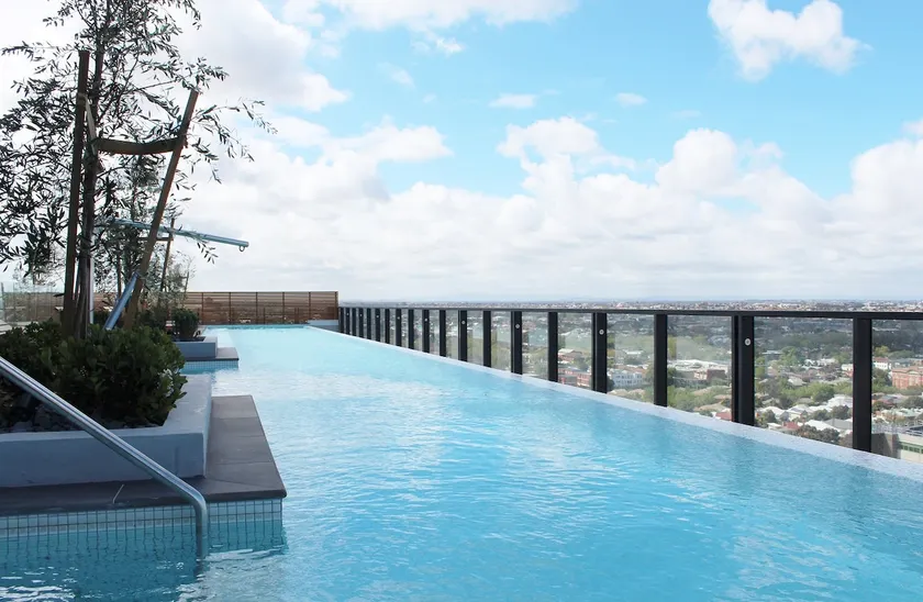 Luxurious Flemington with Stunning Racecourse View - Image 1