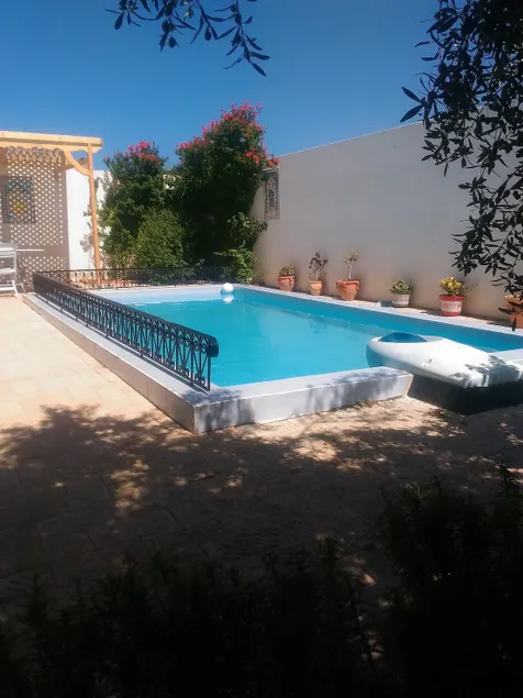 Villa with pool ideal for family vacation - Image 1