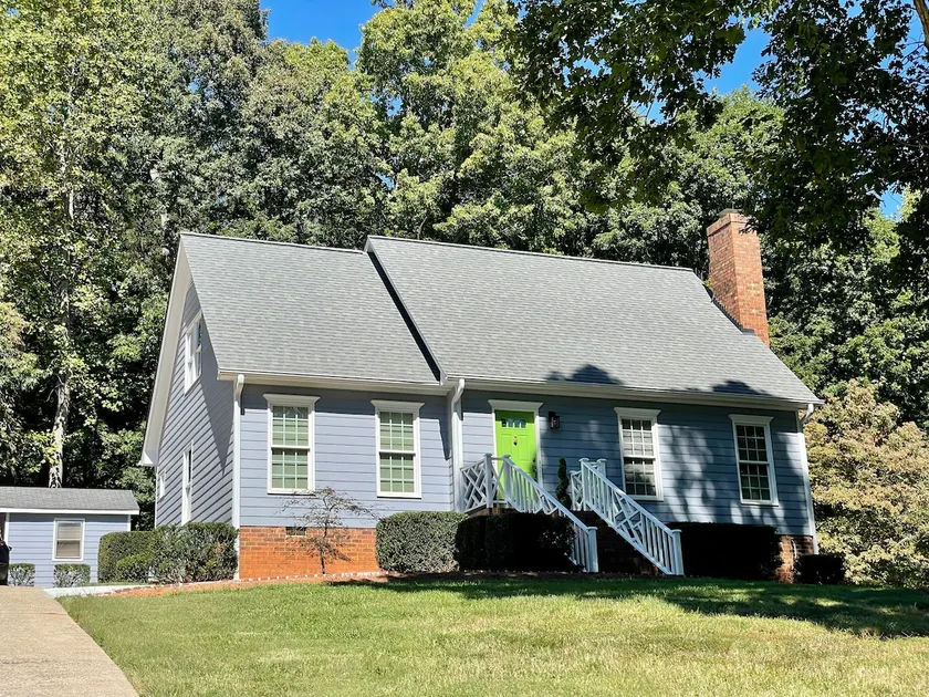Clover Cottage- Cape Charm in Beautiful Belmont - Image 1