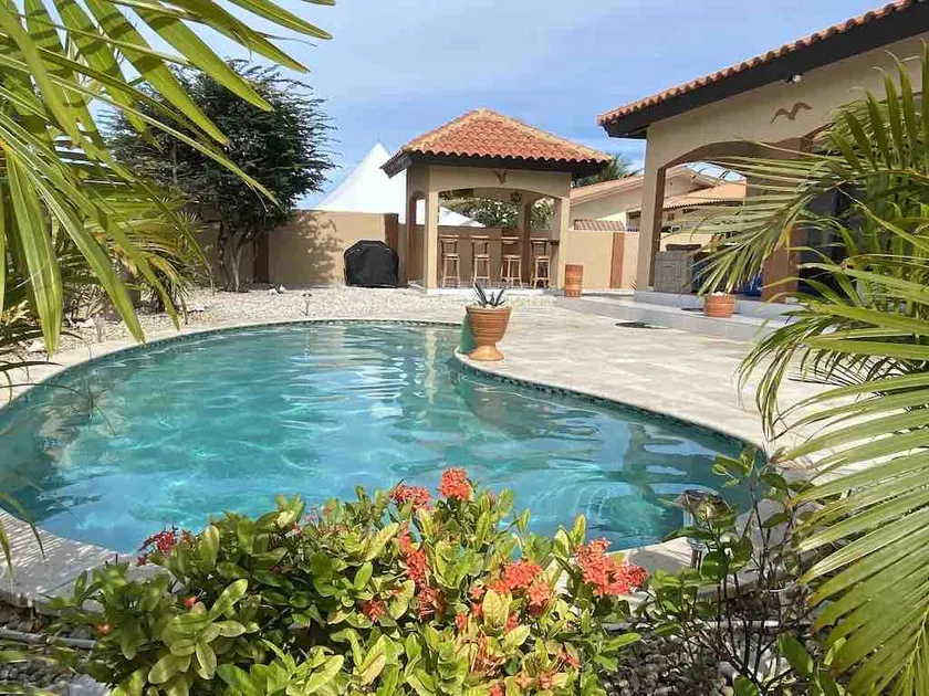 Piece of Paradise... Eagle Beach Villa with Private Pool;  Great Location! - Image 1