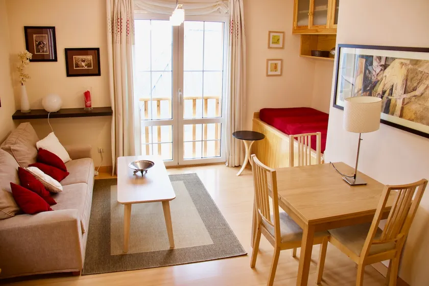 Spectacular 4-floor Town House with Views - Image 1