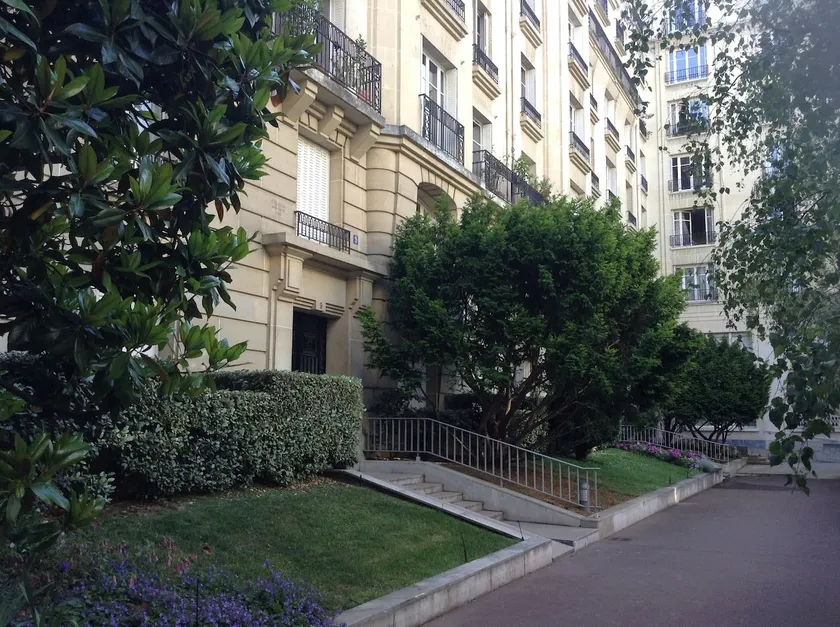 Studio, quiet Haussmannian, close to Eiffel Tower, - Image 1
