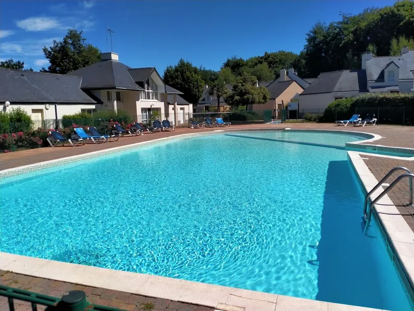 Saint Laurent Golf Course Residence – 5-person cottage - Image 1
