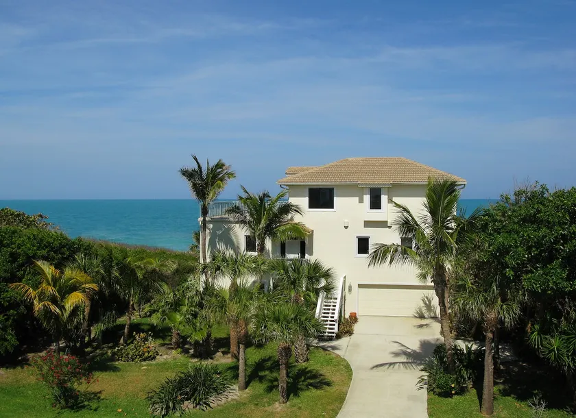 Superb Beach Paradise - Image 1