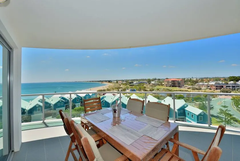 A406 Fantastic Ocean, Beach and Marina Views - Image 1