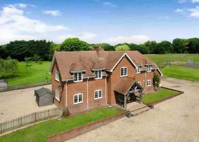 Langford farmhouse - New Forest National Park Luxury 4bd, hot tub, cinema, 10 acres - Image 1