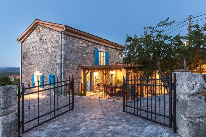 Rustikt och lyxigt semesterhus i Vrh, Island Krk, Croatia  med privat pool för 6 personer - Image 1