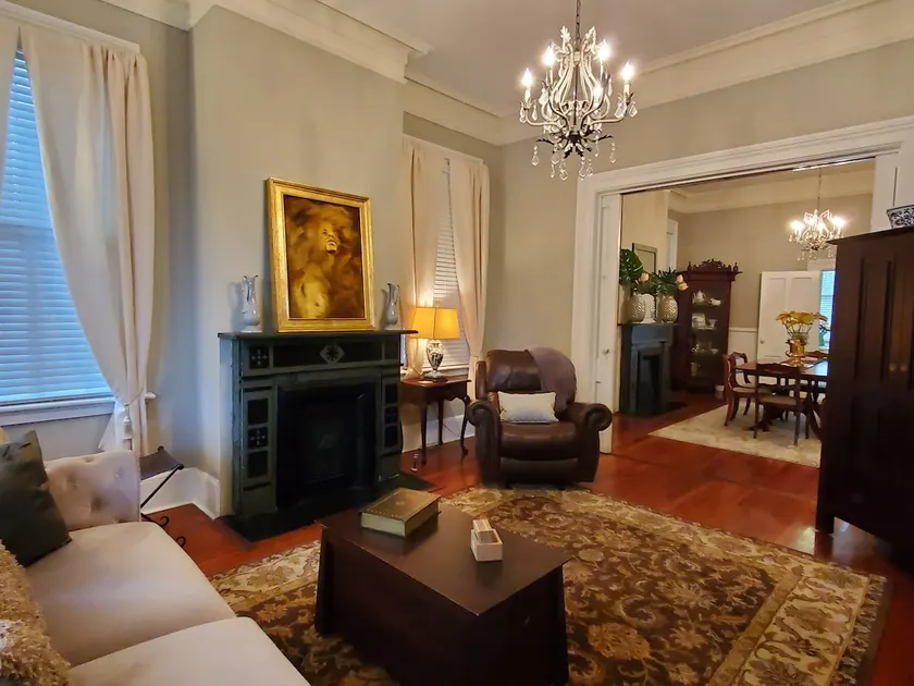 \"La Janie\" | Votre escapade à Savannah pour les grands groupes et les familles vous attend + parking - Image 1