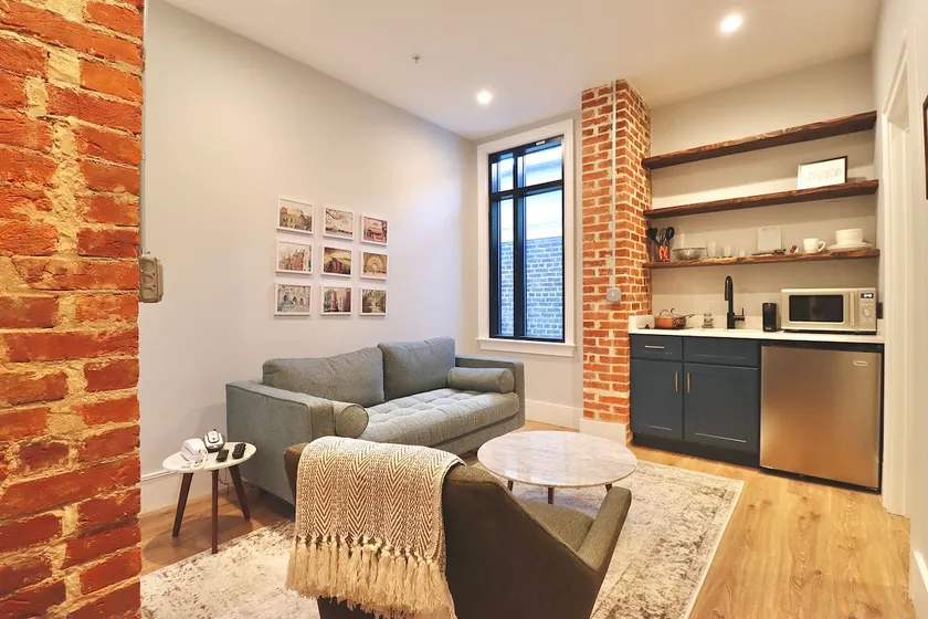 9 Suites at Prince Street Inn - Image 1
