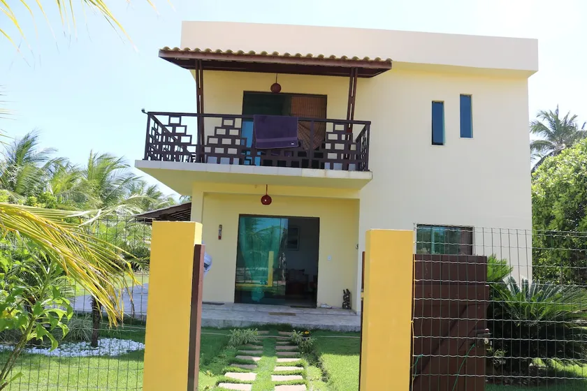 Spacious Yellow House in Porto de Sauípe - Image 1