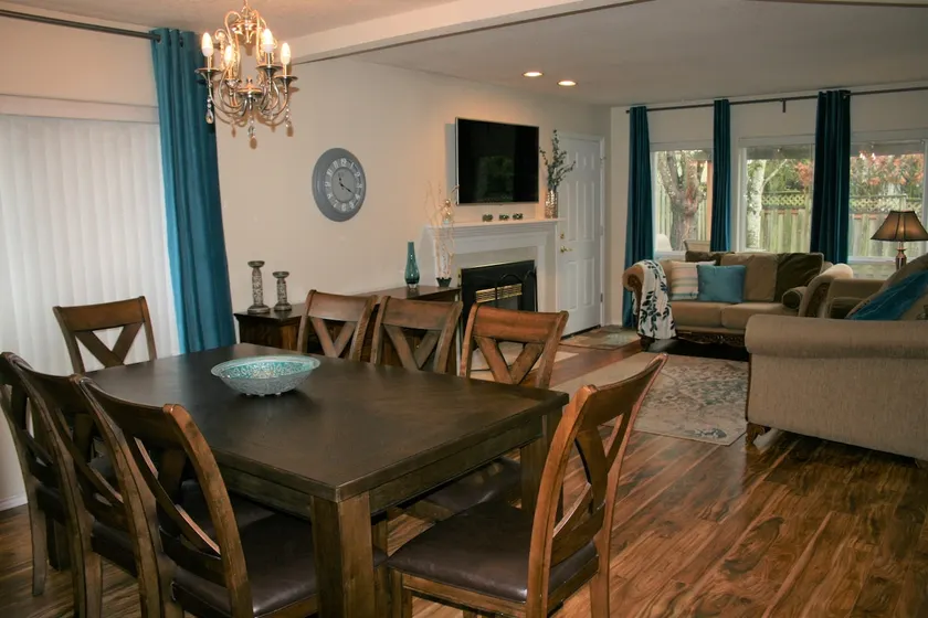 Gorgeous 3-bedroom, close to Nike/Intel/Downtown - Image 1
