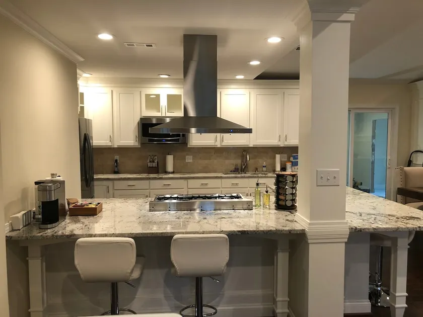 Newly updated ranch house in South Charlotte - Image 1