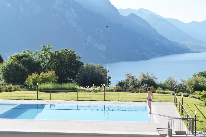 Apartment with pool and view of Lake Iseo - Image 1