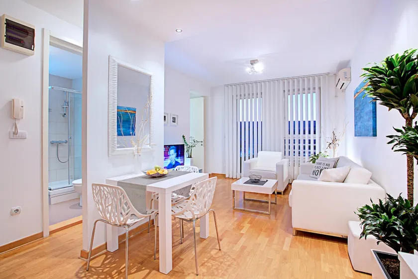 Belville Luxury Apartment - Image 1