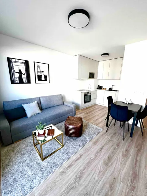 Apartment with air conditioning near BTS airport - Image 1