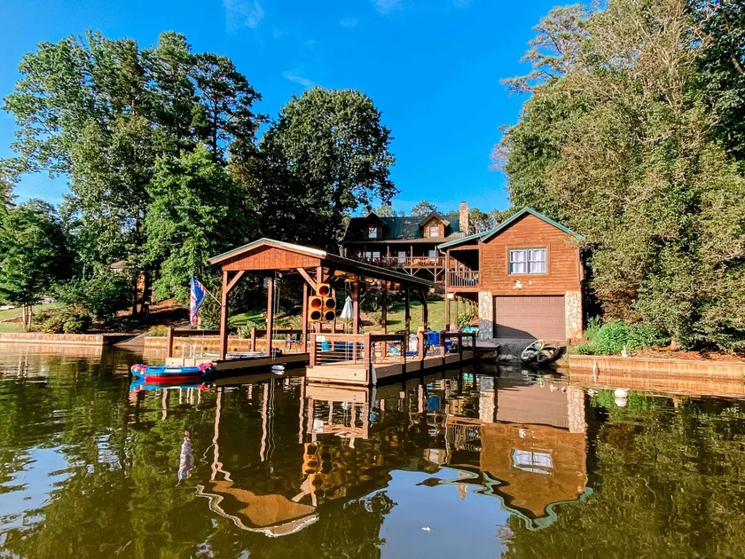 Lake View Villa - Image 1
