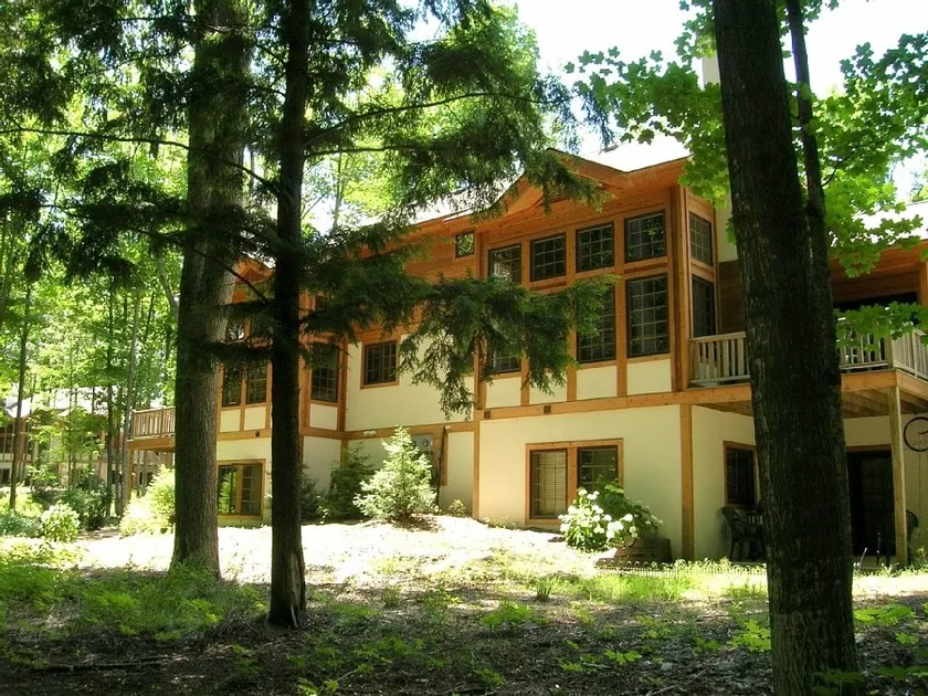 Boyne Mountain condo - Sleeps 16 4 bedrooms, 4 baths, 2 Kitchens - Image 1