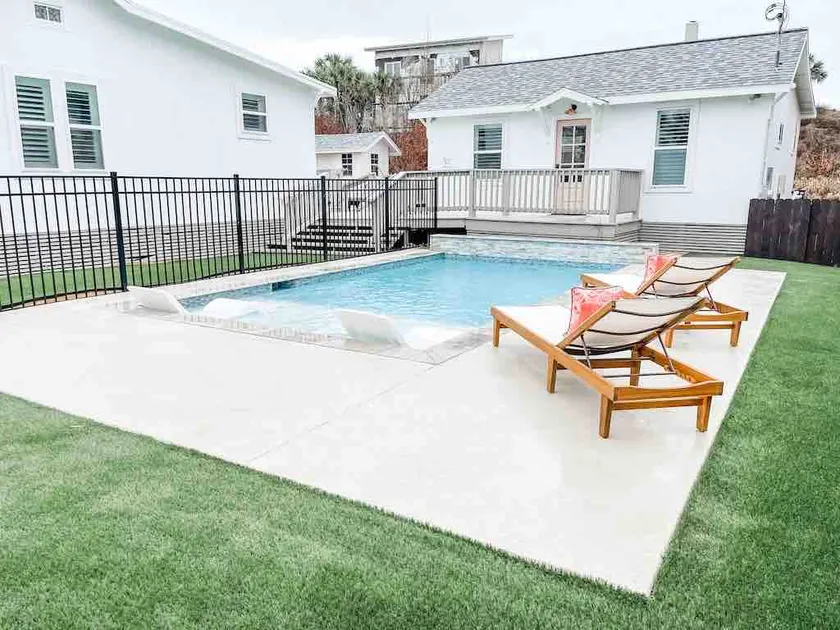 Shore Thing - Cozy Cottage with Heated Pool - Image 1